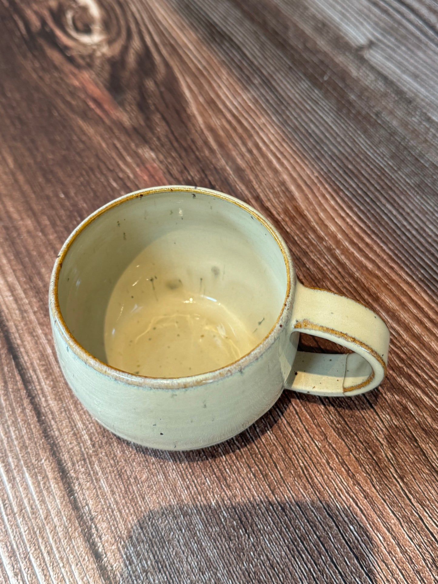 Beige “far”-kop