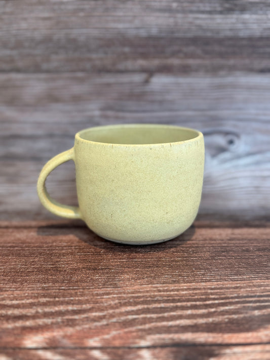 Gul/grønlig kop med hank